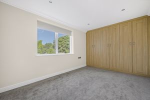 Bedroom- click for photo gallery